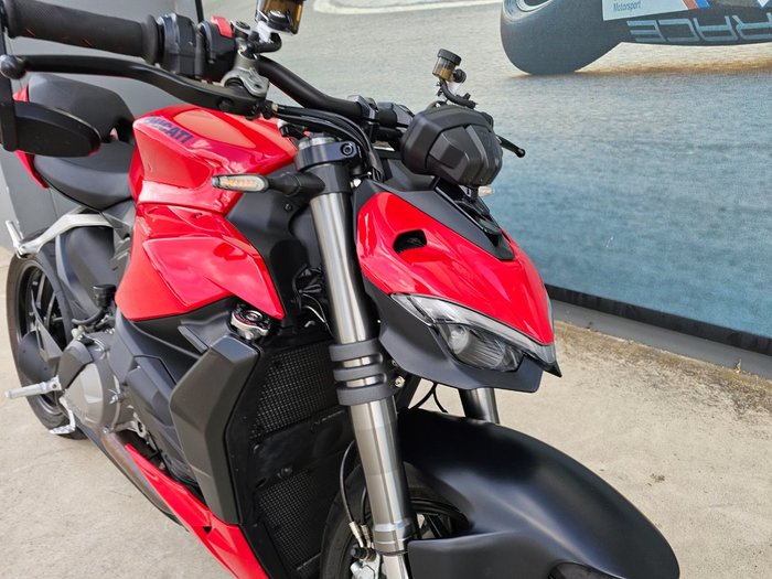 2022 DUCATI STREETFIGHTER V2 Red