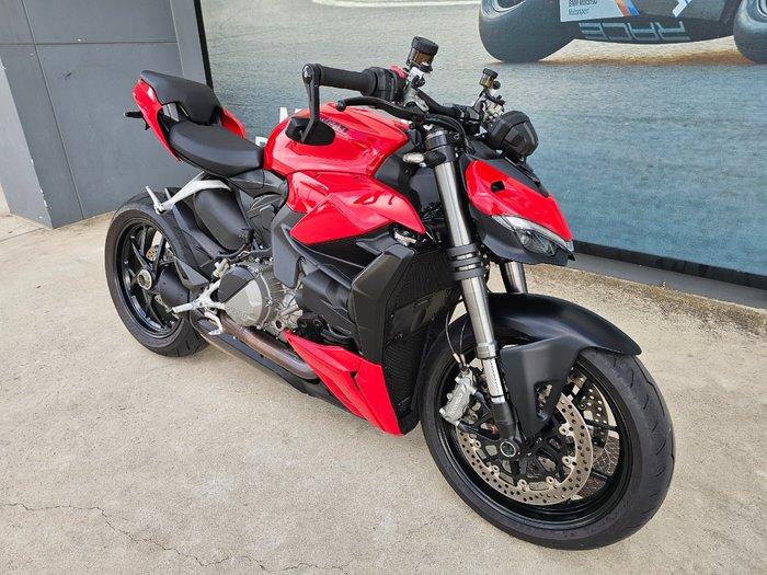 2022 DUCATI STREETFIGHTER V2 Red
