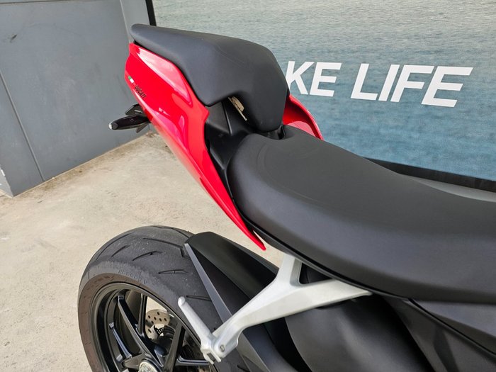 2022 DUCATI STREETFIGHTER V2 Red