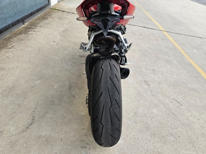 2022 DUCATI STREETFIGHTER V2 Red