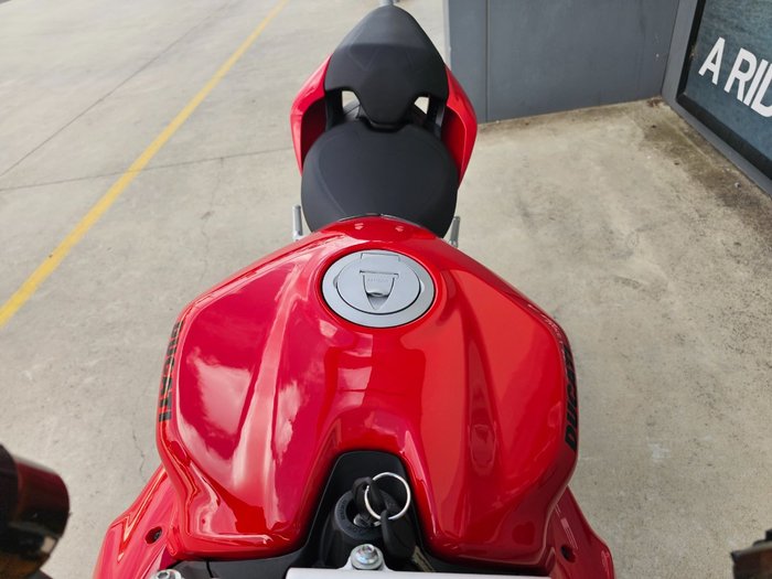 2022 DUCATI STREETFIGHTER V2 Red