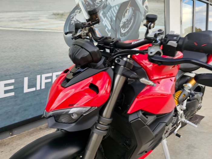 2022 DUCATI STREETFIGHTER V2 Red