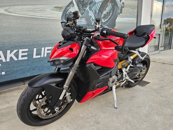 2022 DUCATI STREETFIGHTER V2 Red