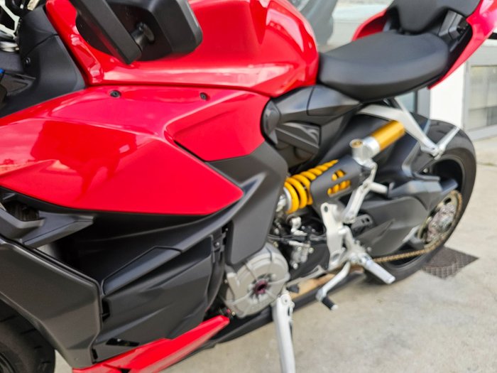 2022 DUCATI STREETFIGHTER V2 Red
