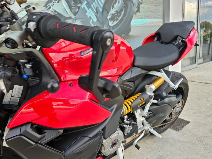 2022 DUCATI STREETFIGHTER V2 Red