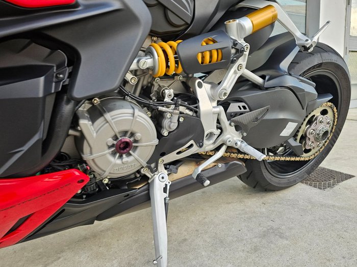 2022 DUCATI STREETFIGHTER V2 Red