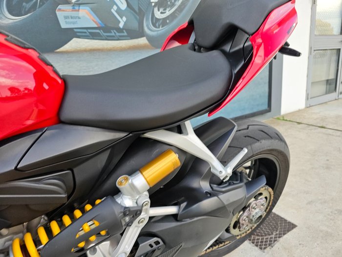 2022 DUCATI STREETFIGHTER V2 Red