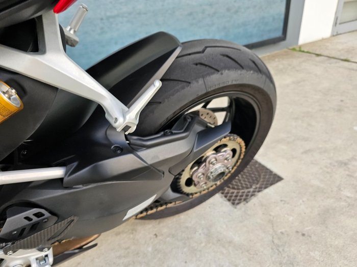 2022 DUCATI STREETFIGHTER V2 Red