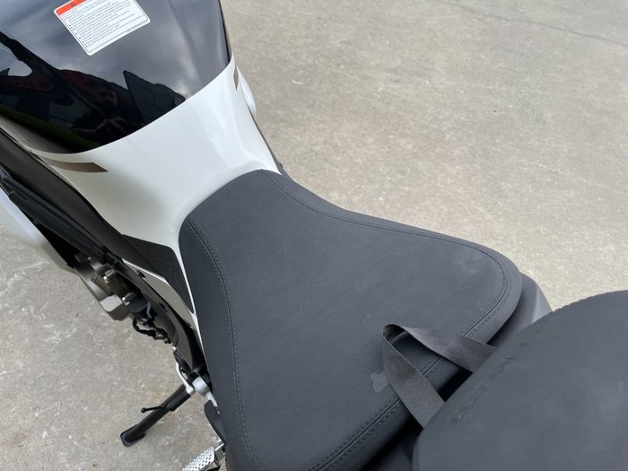 2025 CFMOTO 2025 CF MOTO 500CC 500SR VOOM ABS NEBULA WHITE