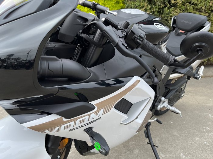 2025 CFMOTO 2025 CF MOTO 500CC 500SR VOOM ABS NEBULA WHITE