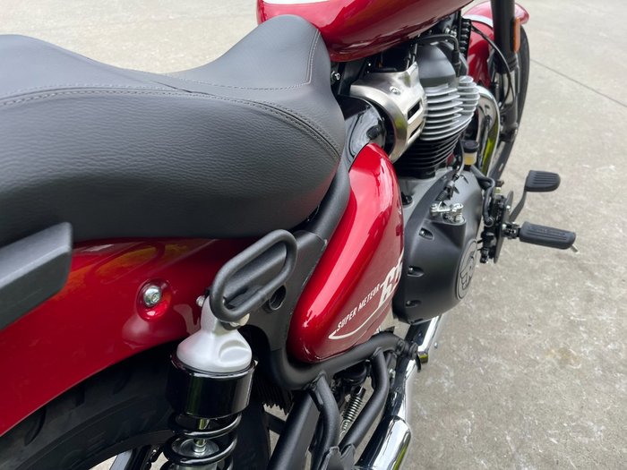 2025 Royal Enfield SUPER METEOR 650 Red