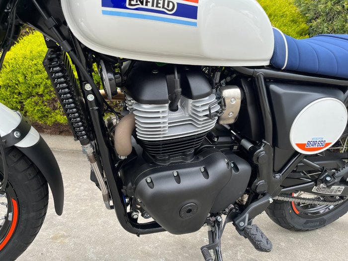 2025 Royal Enfield 2025 650CC INTERCEPTOR BEAR 650 Road White