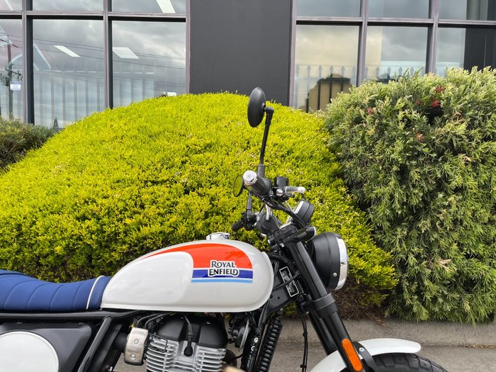 2025 Royal Enfield 2025 650CC INTERCEPTOR BEAR 650 Road White