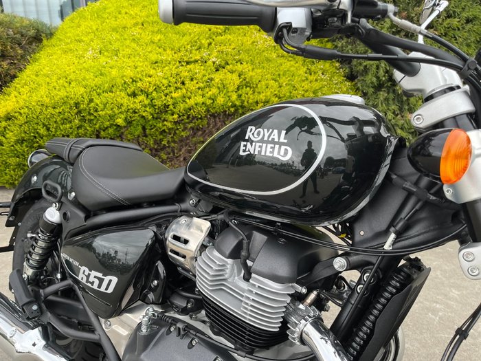 2025 Royal Enfield SUPER METEOR 650 Interstella Green