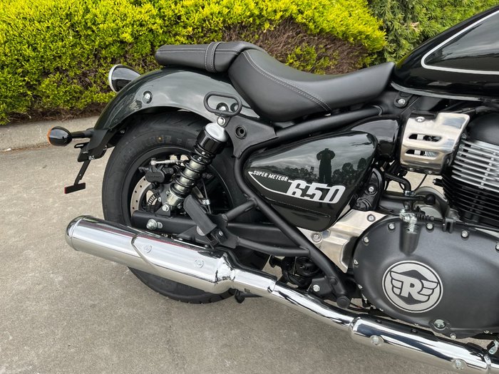 2025 Royal Enfield SUPER METEOR 650 Interstella Green