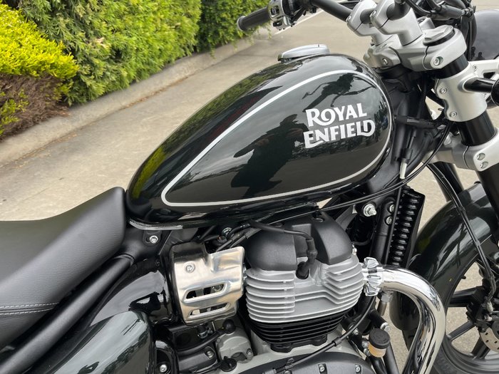 2025 Royal Enfield SUPER METEOR 650 Interstella Green
