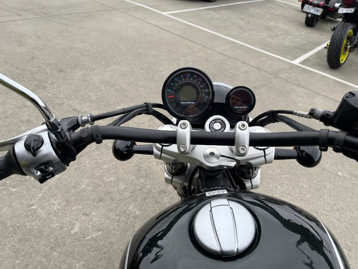 2025 Royal Enfield SUPER METEOR 650 Interstella Green