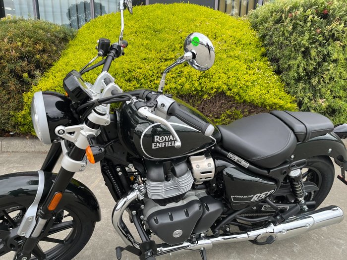 2025 Royal Enfield SUPER METEOR 650 Interstella Green