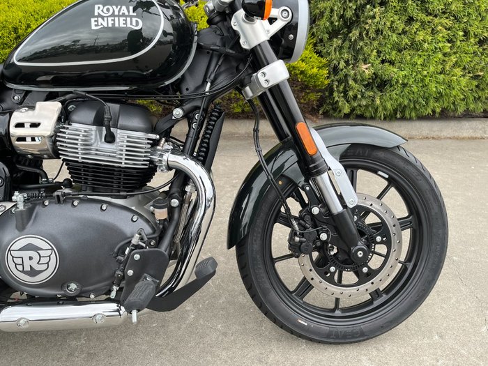 2025 Royal Enfield SUPER METEOR 650 Interstella Green