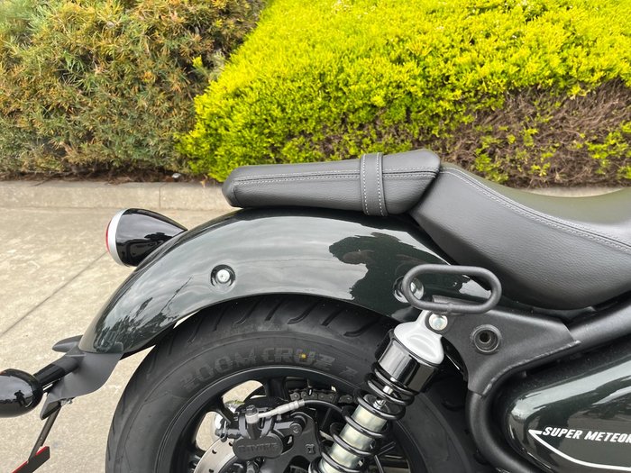 2025 Royal Enfield SUPER METEOR 650 Interstella Green