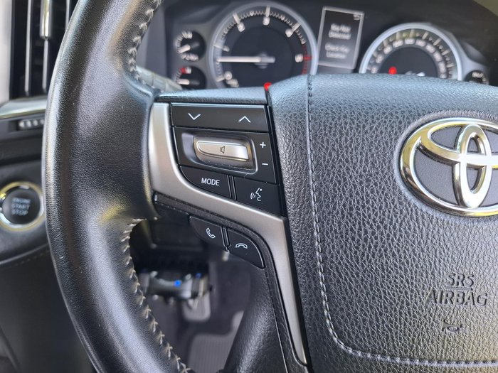 2017 Toyota Landcruiser VX VDJ200R 4X4 Dual Range Crystal Pearl