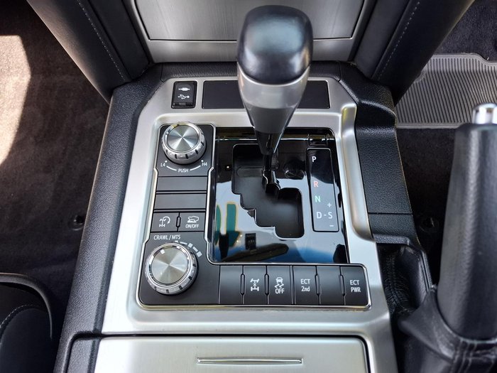 2017 Toyota Landcruiser VX