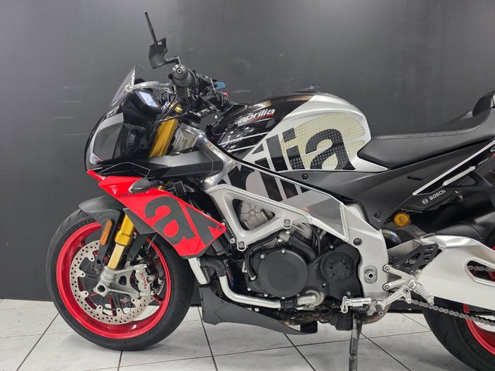 2019 APRILIA TUONO V4 FACTORY Black