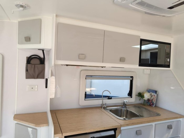 2025 JB Caravans Dirt Roader 18'6