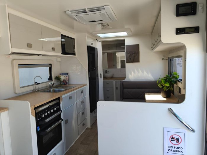 2025 JB Caravans Dirt Roader 18'6