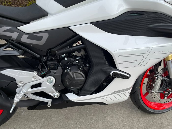 2025 CFMOTO 2025 Cf Moto 450CC 450SR NEBULA WHITE