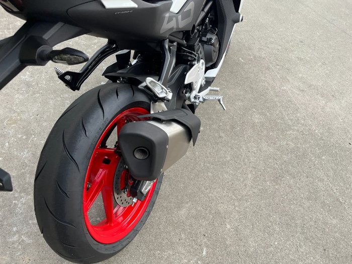 2025 CFMOTO 2025 Cf Moto 450CC 450SR NEBULA WHITE