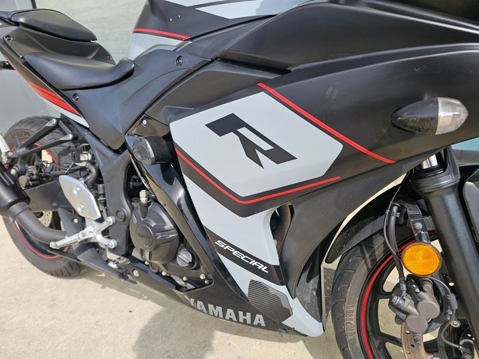 2018 Yamaha YZF-R3 Black