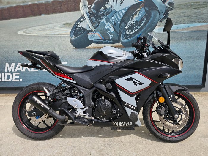 2018 Yamaha YZF-R3 Black