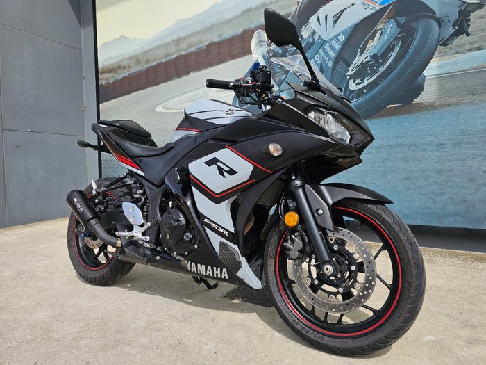 2018 Yamaha YZF-R3 Black