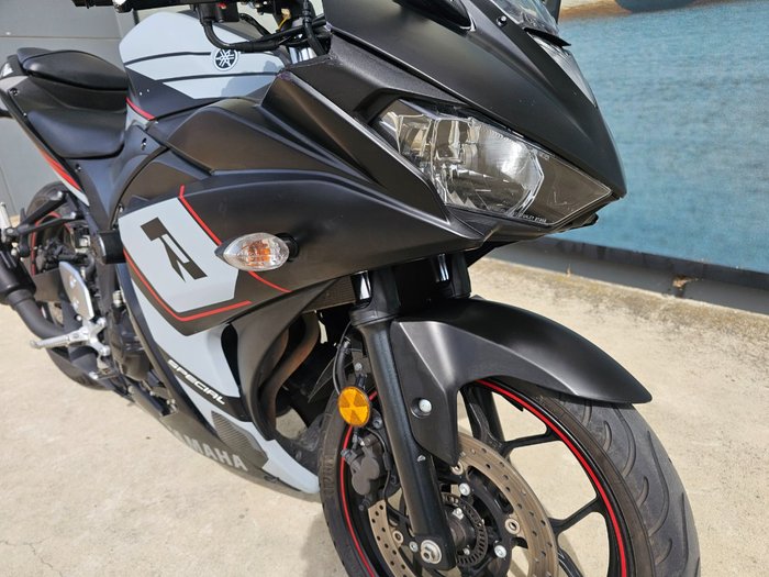 2018 Yamaha YZF-R3 Black