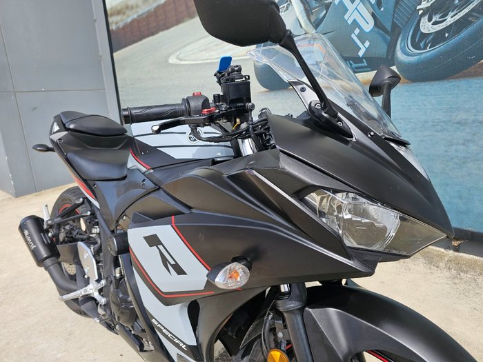 2018 Yamaha YZF-R3 Black