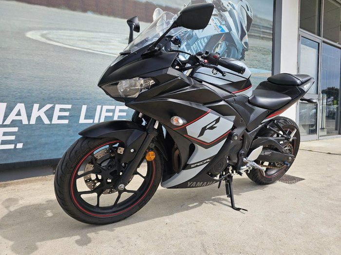 2018 Yamaha YZF-R3 Black