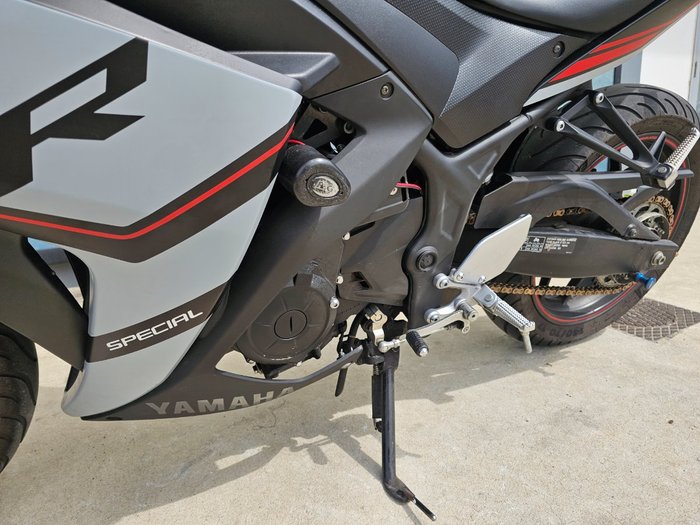 2018 Yamaha YZF-R3 Black