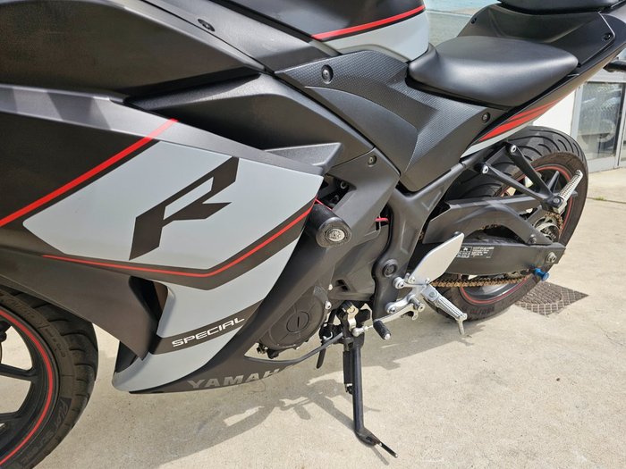 2018 Yamaha YZF-R3 Black