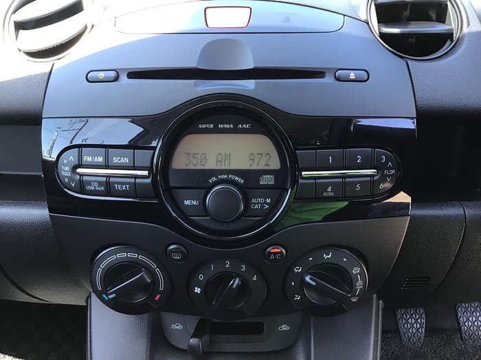 2013 Mazda 2 Neo Sport