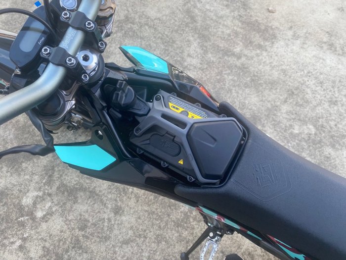 2025 Sur-ron 2025 SUR-RON ELECTRIC HYPER BEE Blue