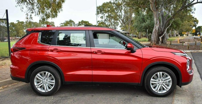 2022 Mitsubishi Outlander ES