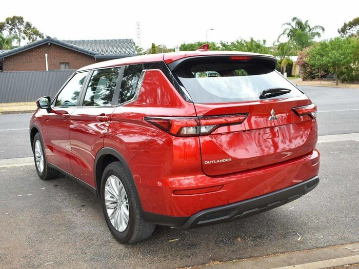 2022 Mitsubishi Outlander ES