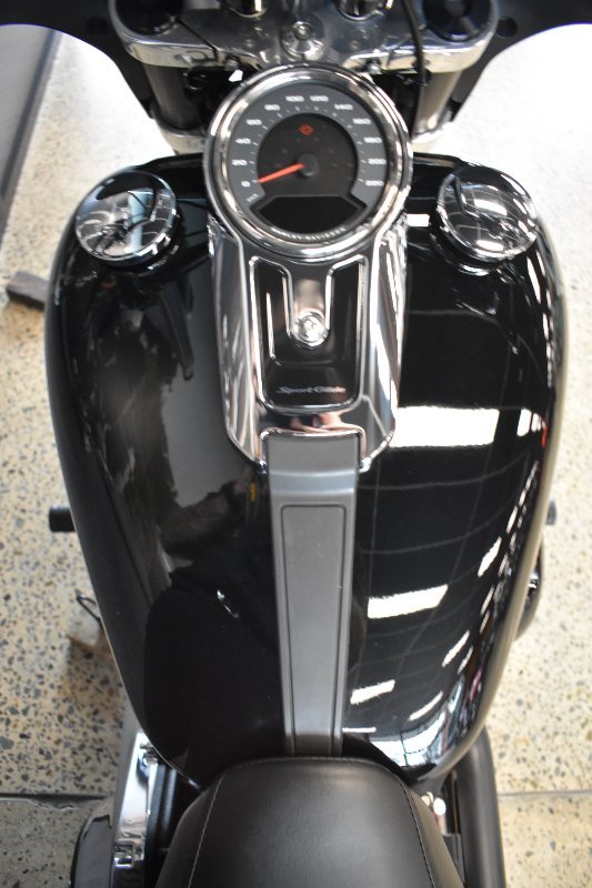 2021 Harley-davidson FLSB SPORT GLIDE VIVID BLACK