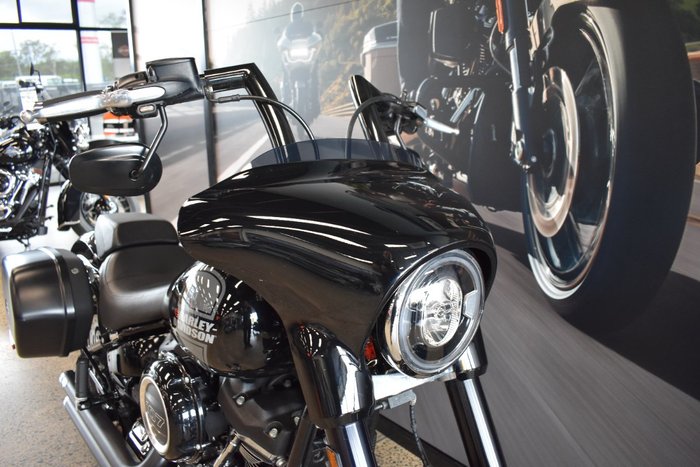 2021 Harley-davidson FLSB SPORT GLIDE VIVID BLACK