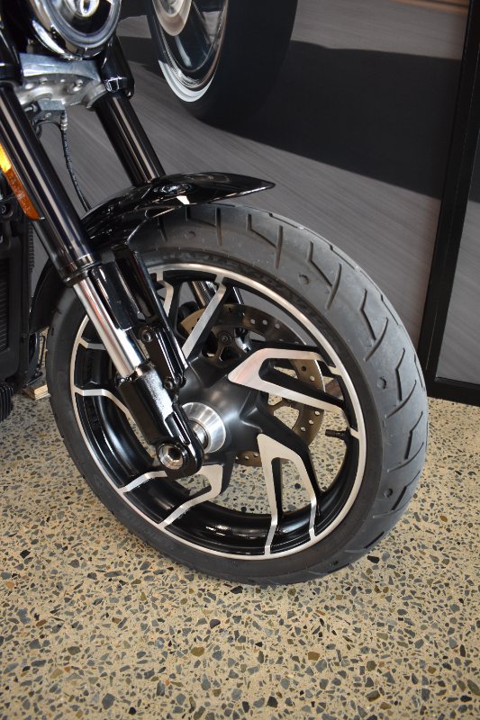 2021 Harley-davidson FLSB SPORT GLIDE VIVID BLACK
