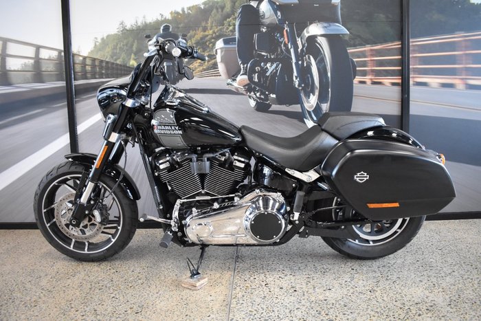 2021 Harley-davidson FLSB SPORT GLIDE VIVID BLACK