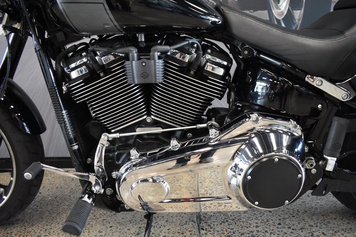 2021 Harley-davidson FLSB SPORT GLIDE VIVID BLACK