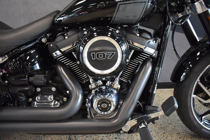 2021 Harley-davidson FLSB SPORT GLIDE VIVID BLACK