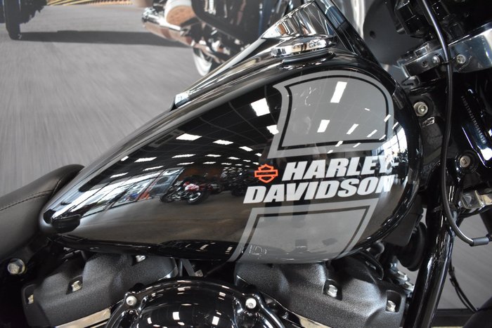 2021 Harley-davidson FLSB SPORT GLIDE VIVID BLACK
